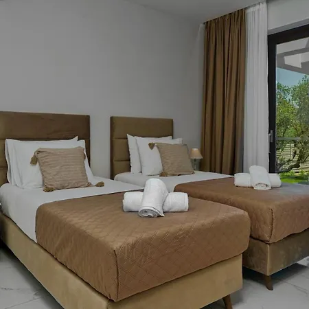 Johnny's White Luxury Villa Ciliví
