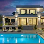 Johnny's White Luxury * Tsilivi (Zakynthos)