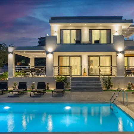 Johnny's White Luxury * Tsilivi (Zakynthos)