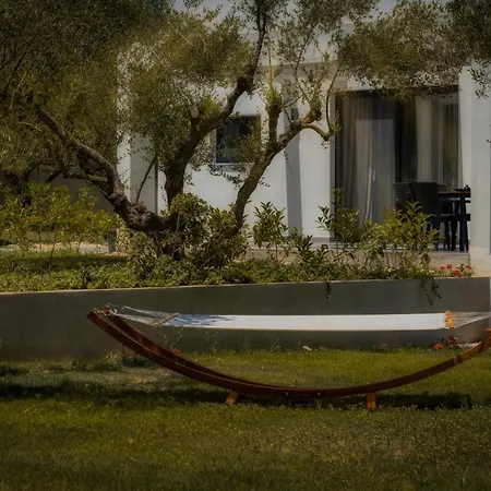 Johnny's White Luxury Villa *