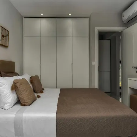 Johnny's White Luxury Villa *