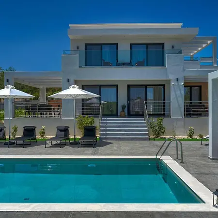 Johnny's White Luxury Tsilivi (Zakynthos)