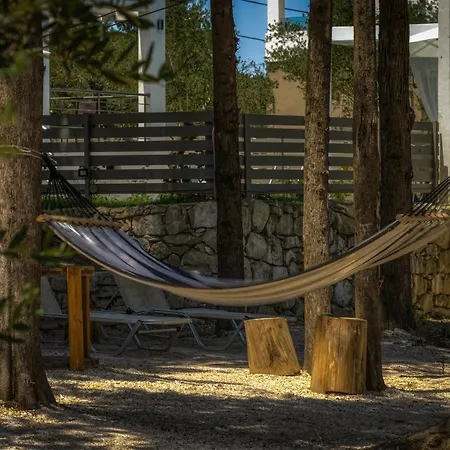 Johnny's White Luxury Villa *