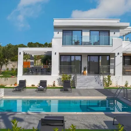 Johnny's White Luxury * Tsilivi (Zakynthos)