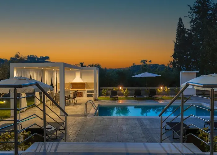 Johnny's White Luxury فيلة تسيليفي