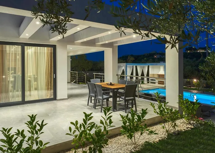 Johnny's White Luxury Tsilivi (Zakynthos)