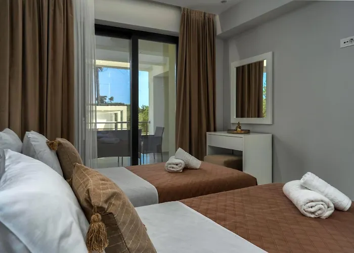 Johnny's White Luxury * Tsilivi (Zakynthos)
