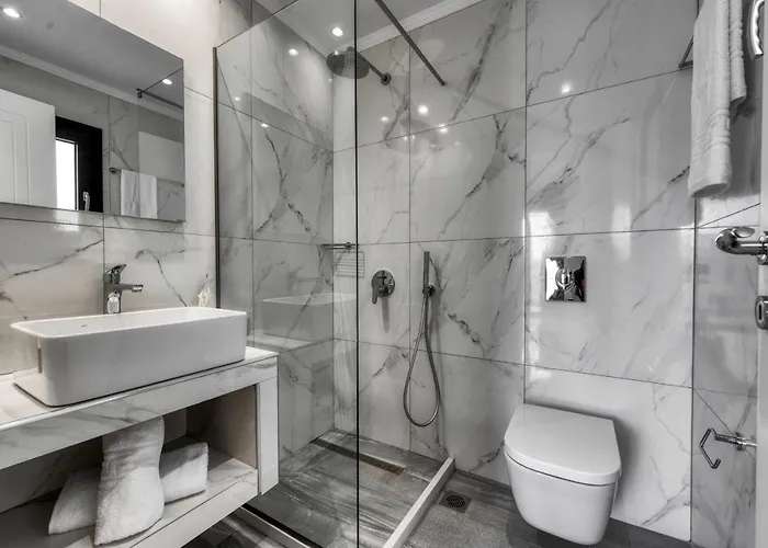 Johnny's White Luxury Villa *