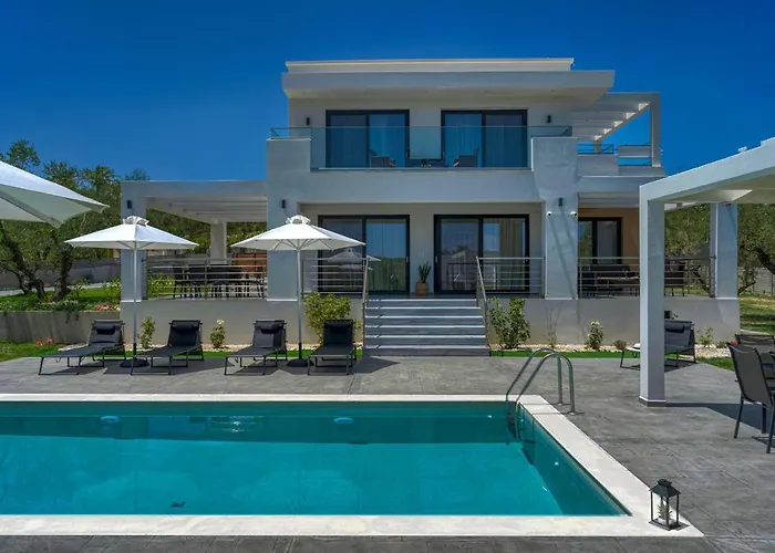 Johnny's White Luxury Tsilivi (Zakynthos)