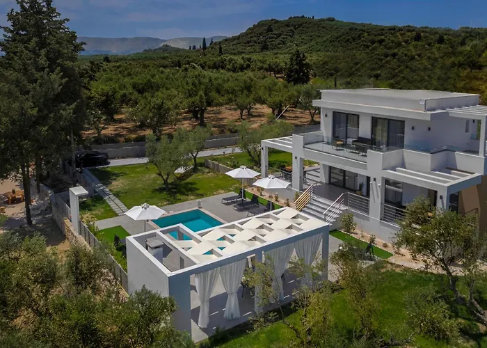Johnny's White Luxury * Tsilivi (Zakynthos)